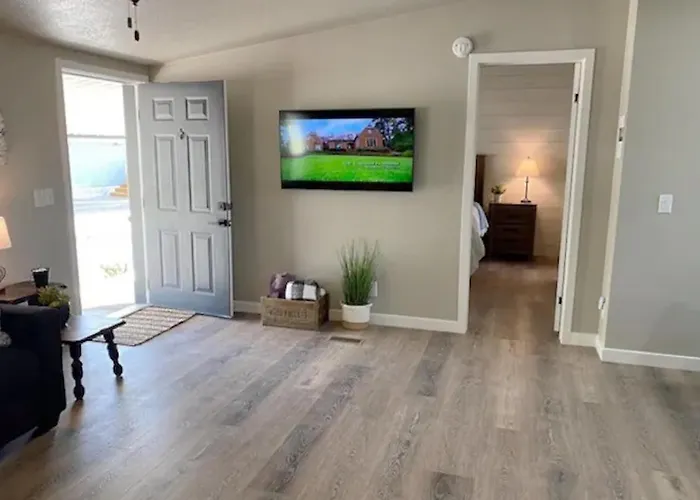 The Lakehouse - A Peaceful Escape